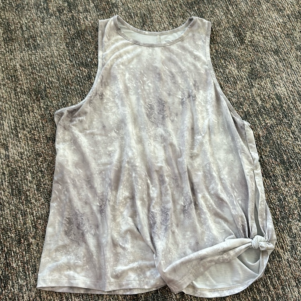 Marble side tie tank